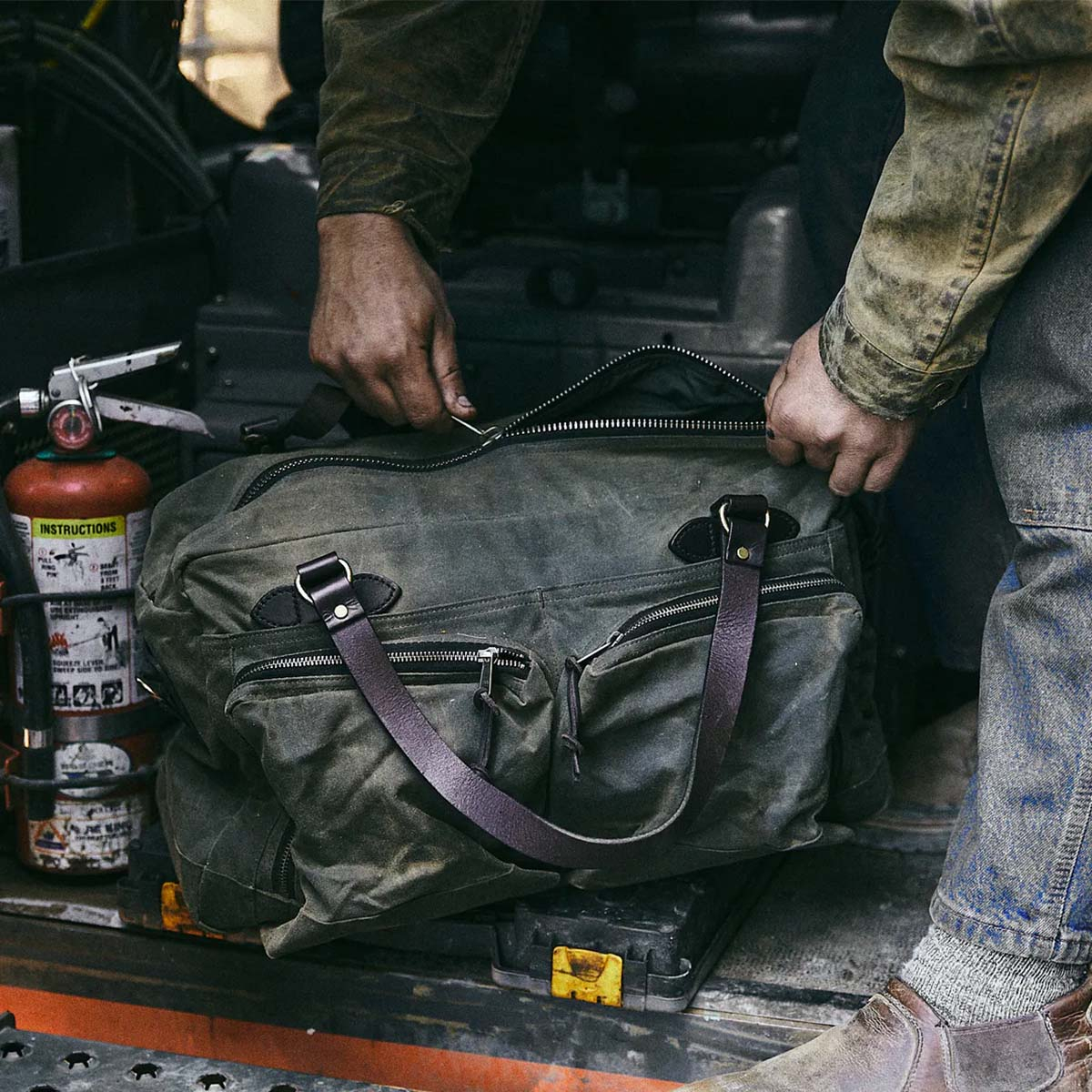 Filson Small Tin Cloth Duffle Bag: Otter Green