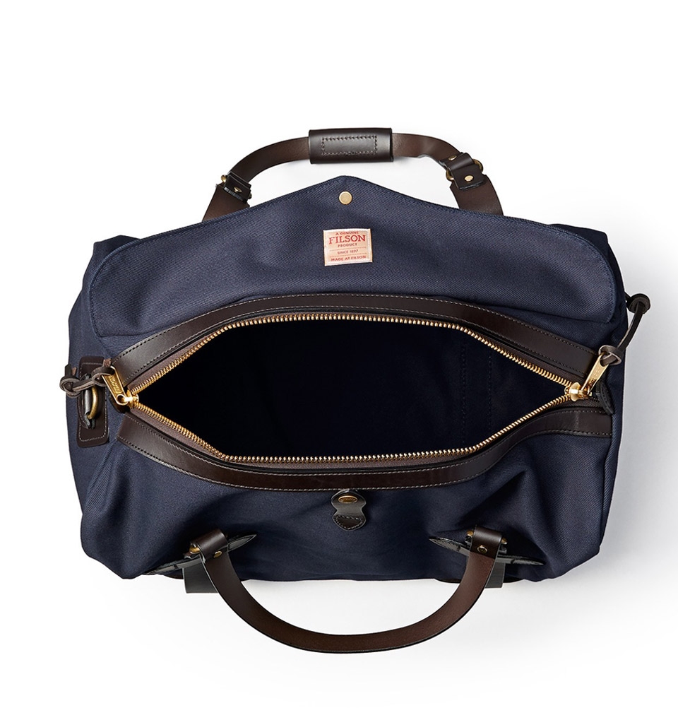 Filson Duffle Medium 1107325 Navy | perfect travelbag with style and character | BeauBags