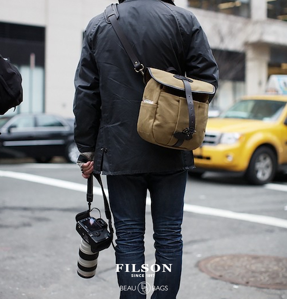 Filson Small Leather Pouch in Black
