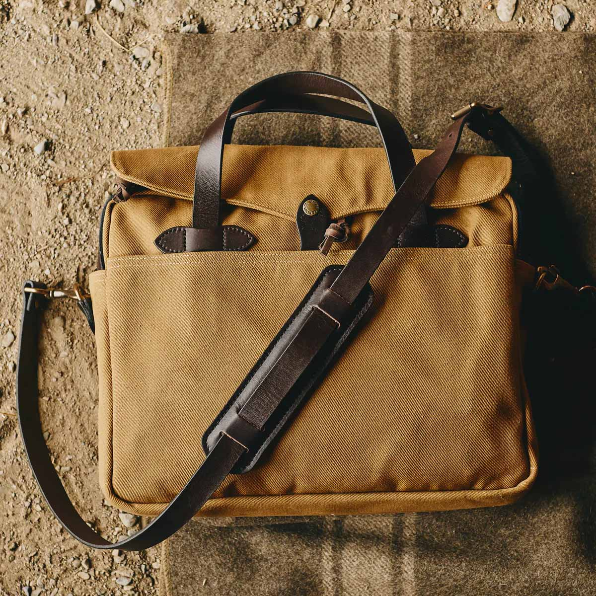 Filson briefcase tan hotsell