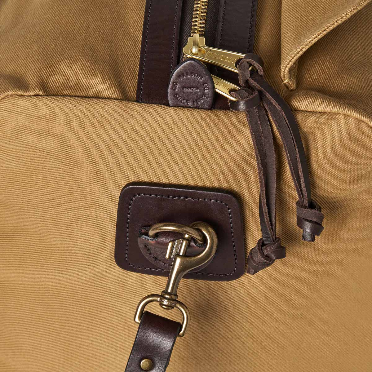 Filson Duffle Bag Medium Tan, perfect travel-bag