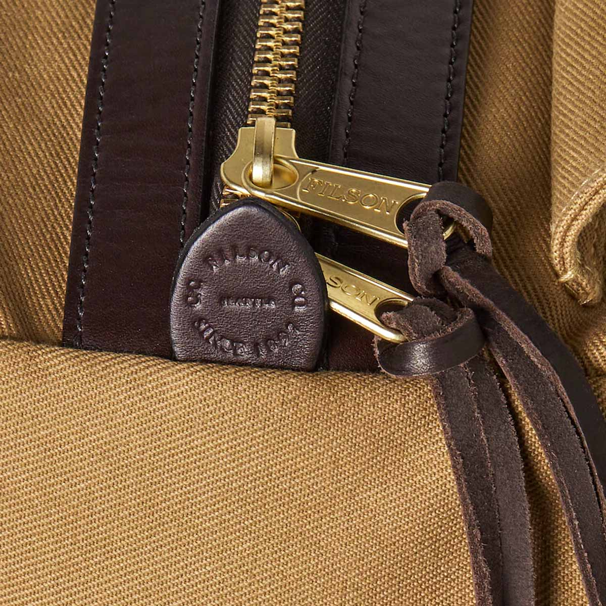 Filson Duffle Bag Medium Tan, perfect travel-bag