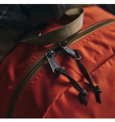 Filson Surveyor 25L Backpack Dark Tan/Flame front