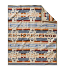 Pendleton Chief Joseph Jacquard Blanket Robe Rosewood front Size: 163x203 cm