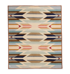 Pendleton Jacquard Unnapped Robe Wyeth Trail Beige front Size: 163x203 cm