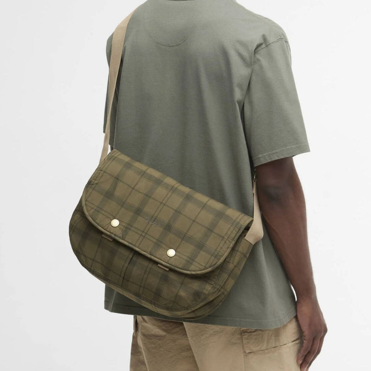 Barbour Transport Riever Crossbody Bag Dusky Green, Great laptop bag voor work and school.