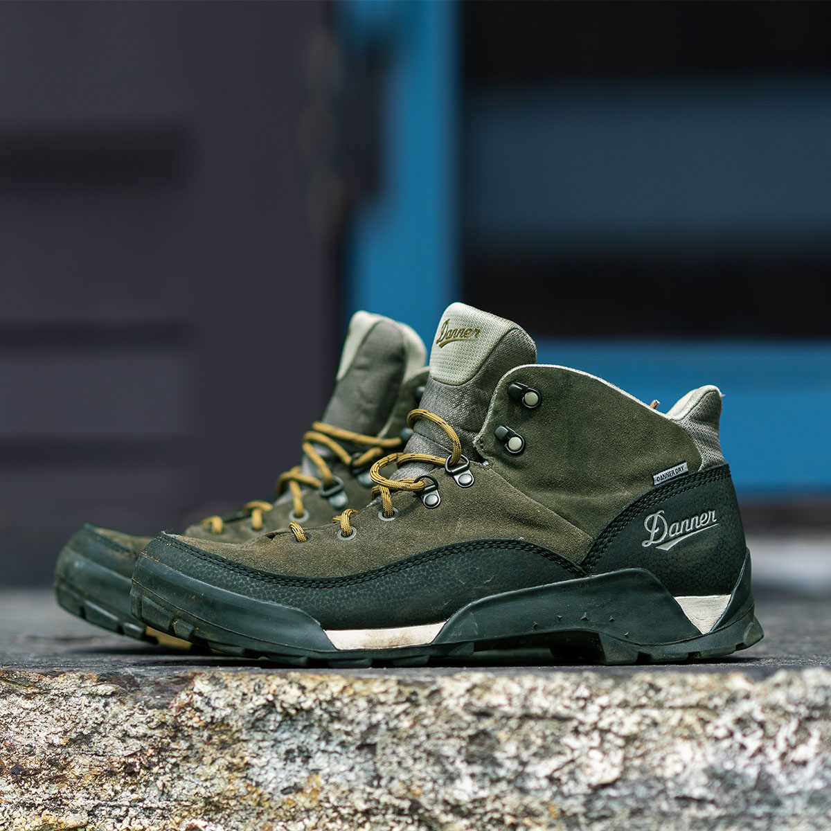 Danner Panorama Mid Boot Black Olive, a comfortable and stable boot that keeps your feet steady on rocky or changeable terrain