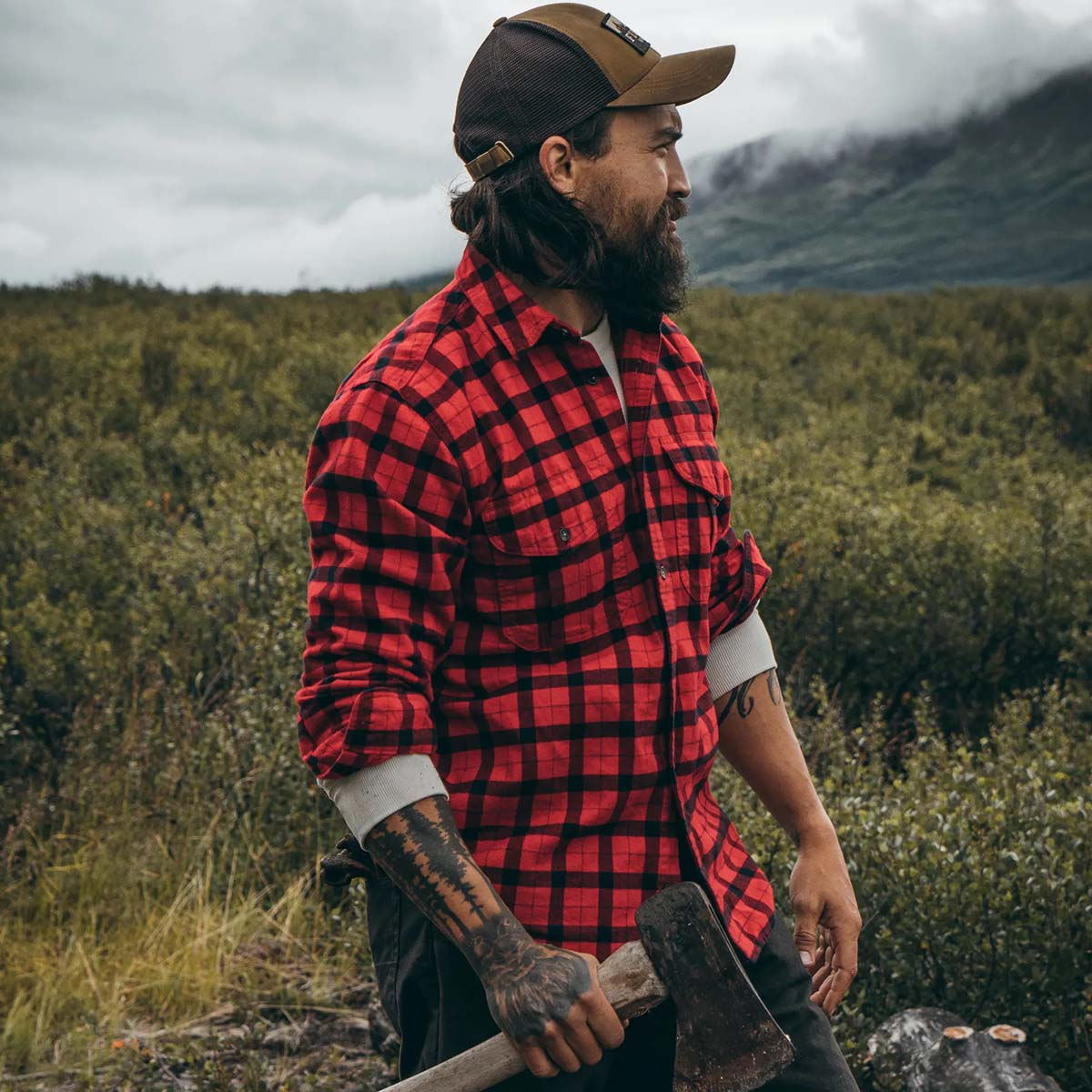 Filson Alaskan Guide Shirt Red Black, this iconic, breathable flannel shirt has a pleated back for freedom of movement