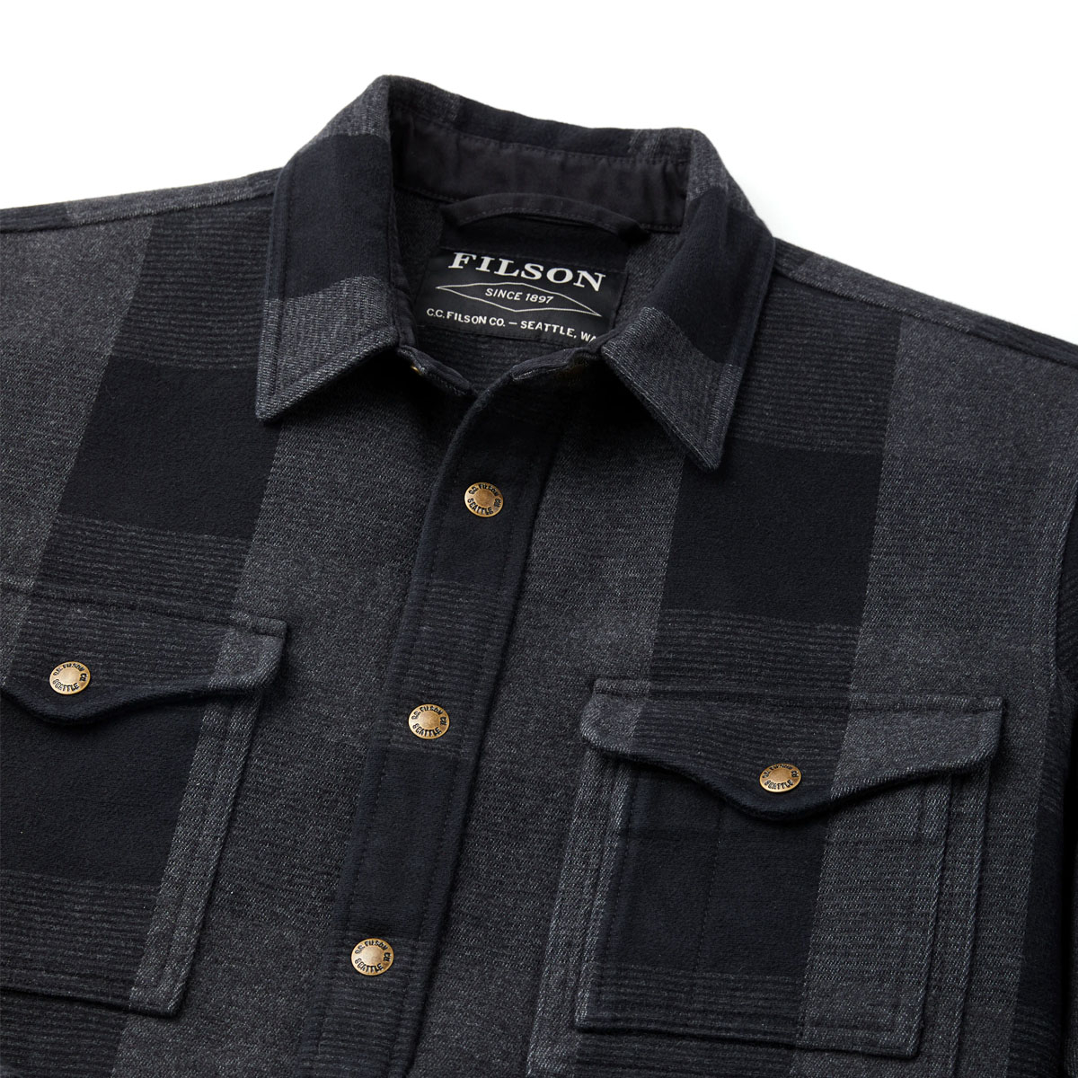 Filson Beartooth Camp Jacket Black/Gray Heather, built with thick and warm double-cloth cotton.