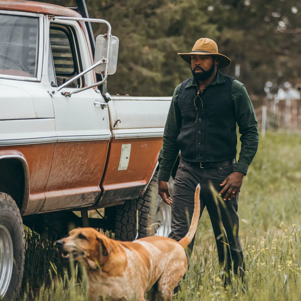 Filson Mackinaw Wool Vest Dark Navy, classic wool vest made with 100% virgin Mackinaw Wool and cut roomy for easy layering