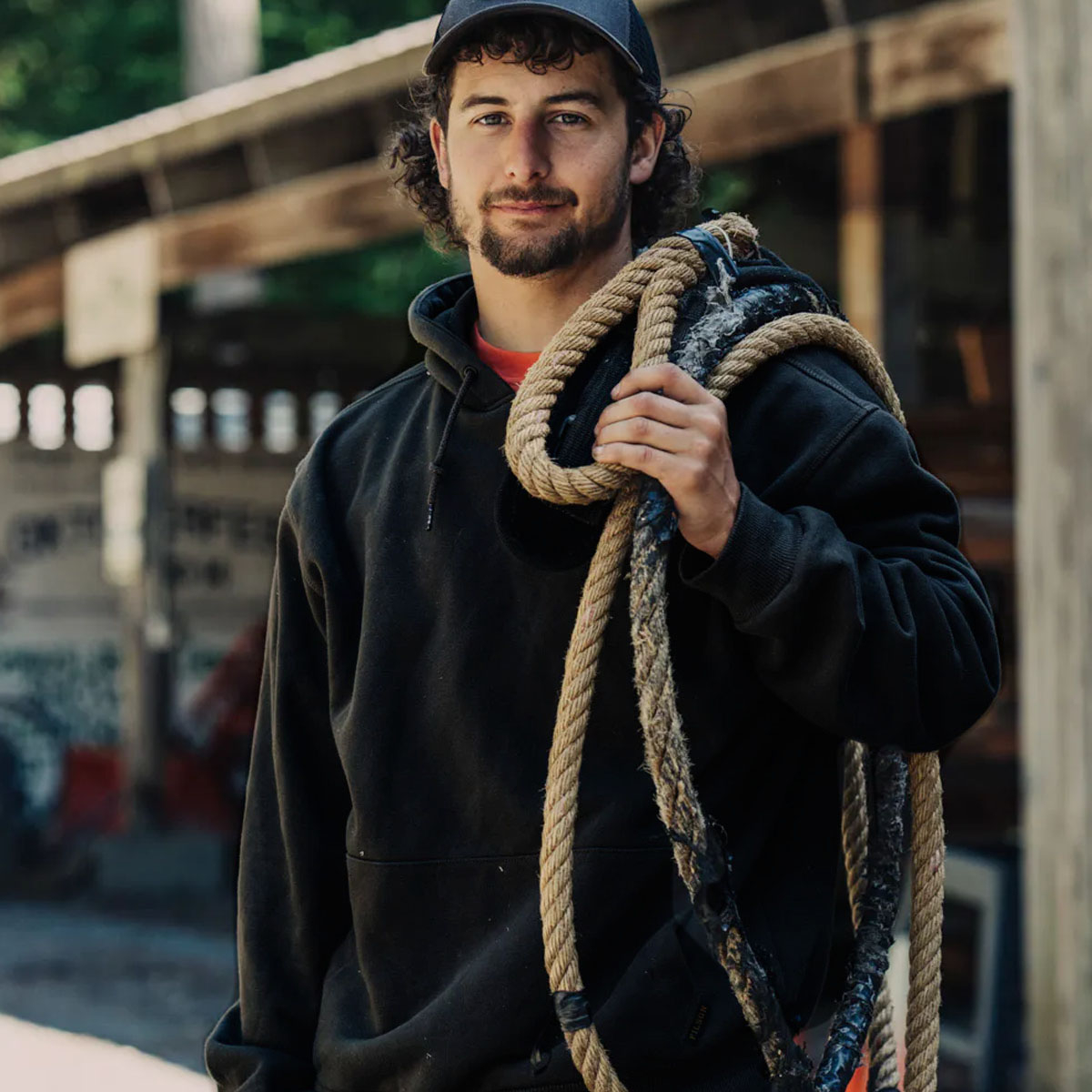 Filson Prospector Hoodie Black, an ideal baselayer in cold weather conditions