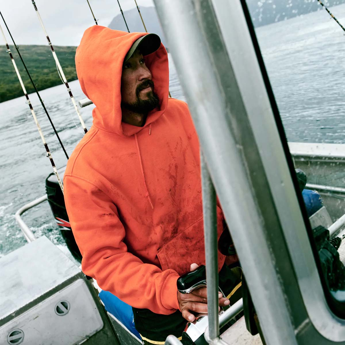 Filson Prospector Hoodie Flame, an ideal baselayer in cold weather conditions