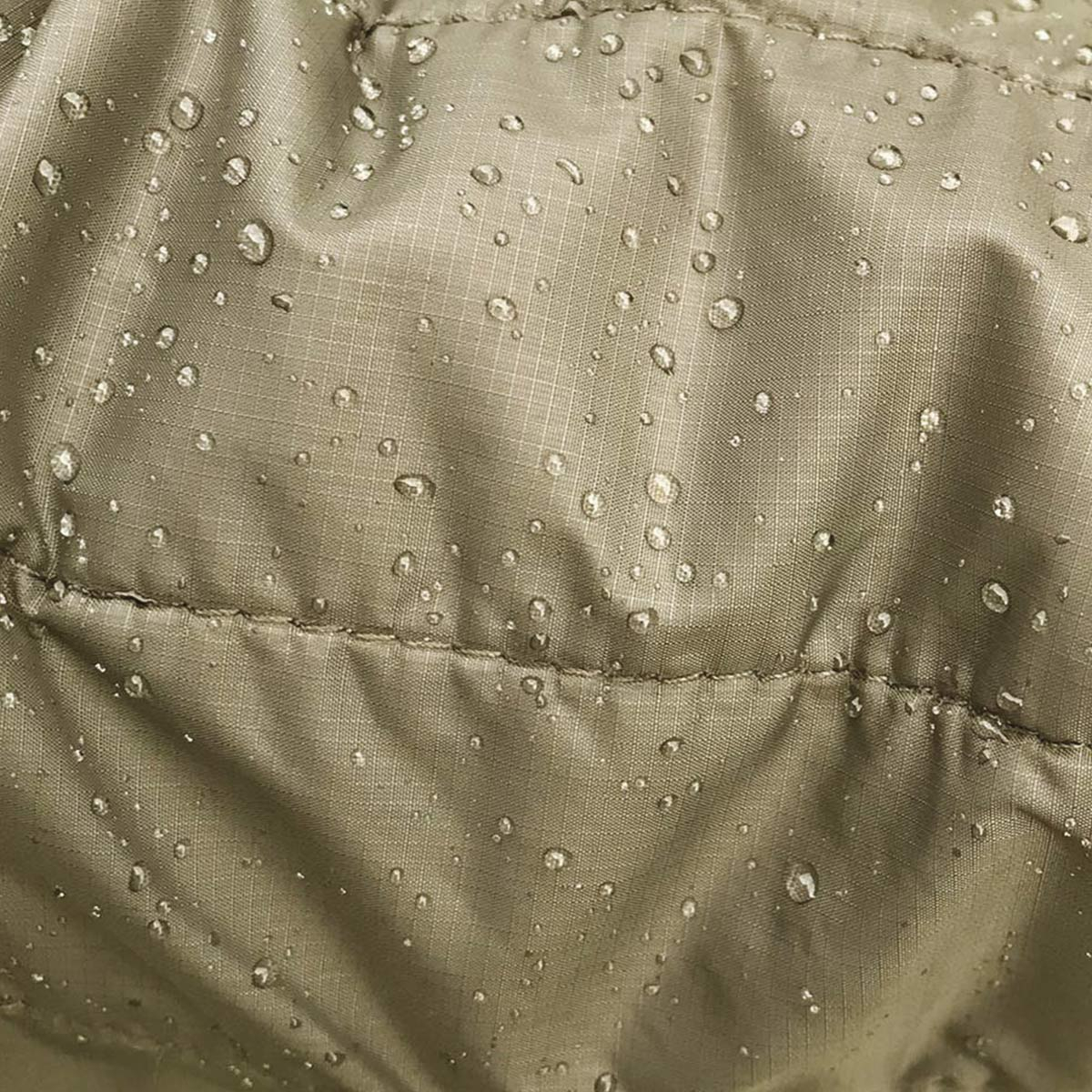 Filson Ultralight Jacket Olive Branch, PrimaLoft Gold’s most impressive performance attribute, however, is that it retains 98% of its insulating ability when wet