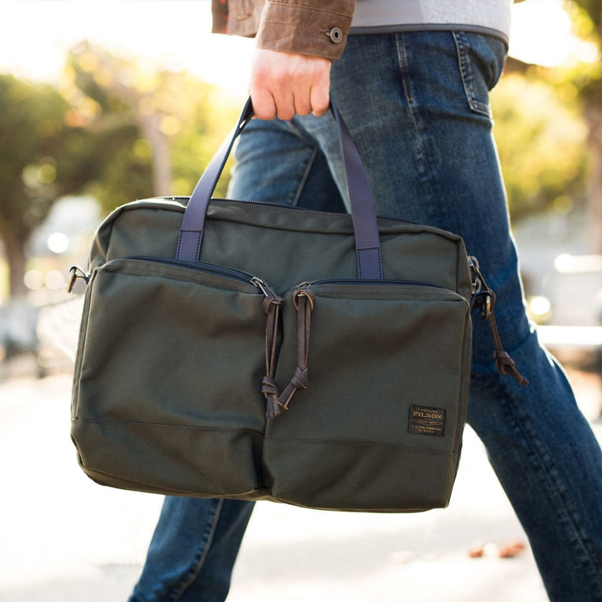 Filson Dryden Briefcase Otter Green, always travel with confidence