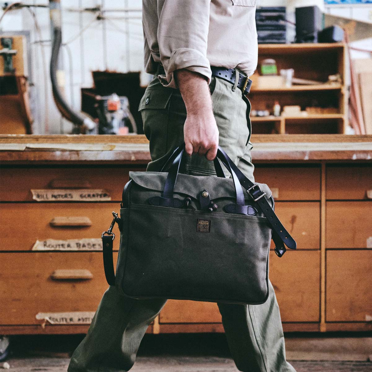 Filson Rugged Twill Original Briefcase Otter Green streetwear, legendary Briefcase for on the go