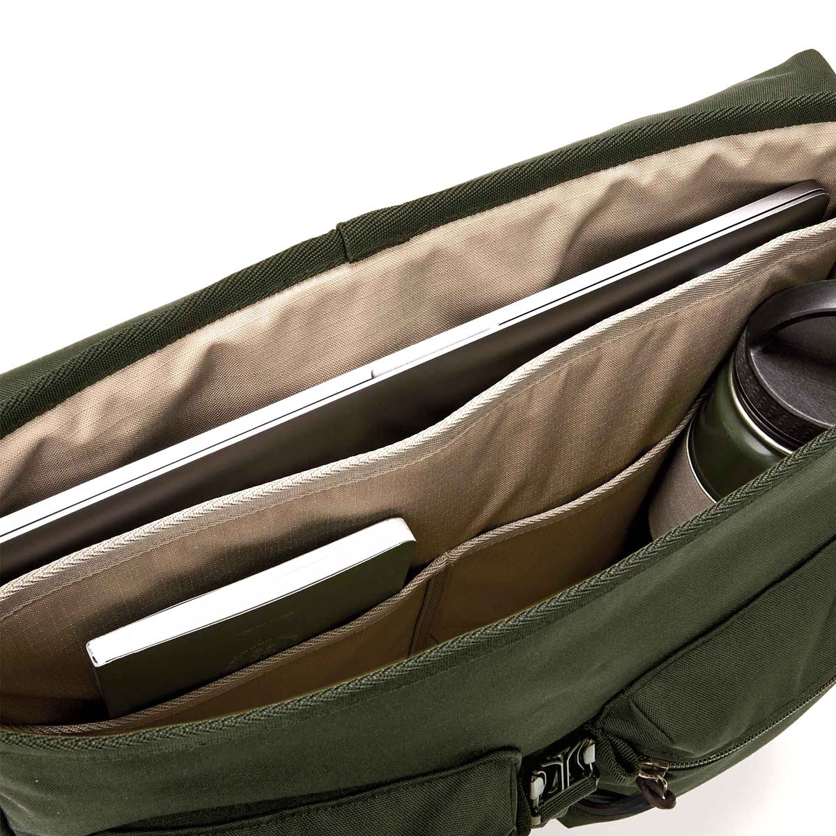 Filson Surveyor Messenger Bag Service Green, features a padded laptop compartment