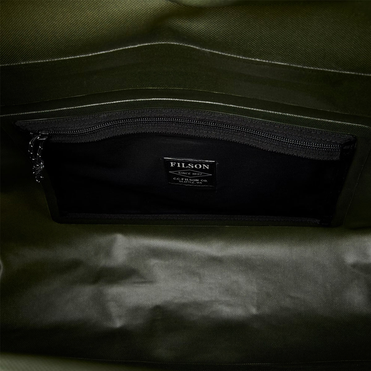 Filson Dry Messenger Bag Green, keeps your gear dry in any weather