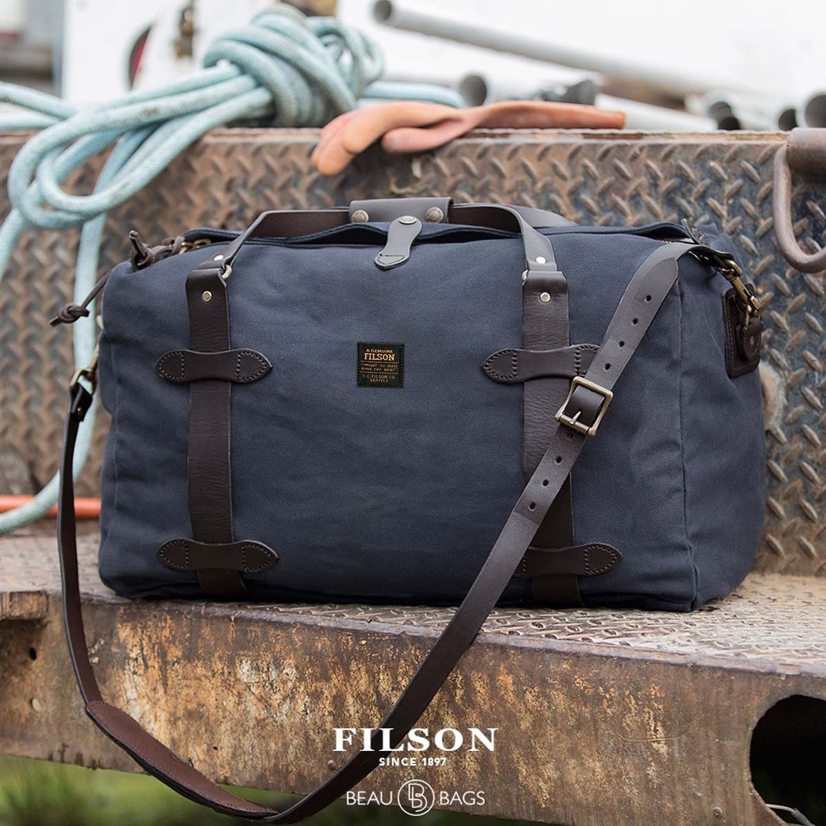 Filson Rugged Twill Duffle Bag Medium Navy, perfect travel-bag