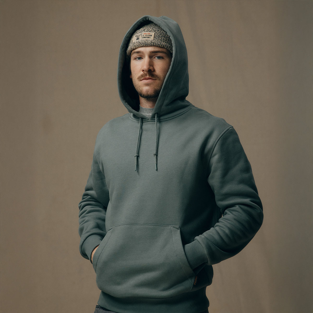 Filson Prospector Hoodie Balsam Green, an ideal baselayer in cold weather conditions Filson Prospector Hoodie Balsam Green, an ideal baselayer in cold weather conditions