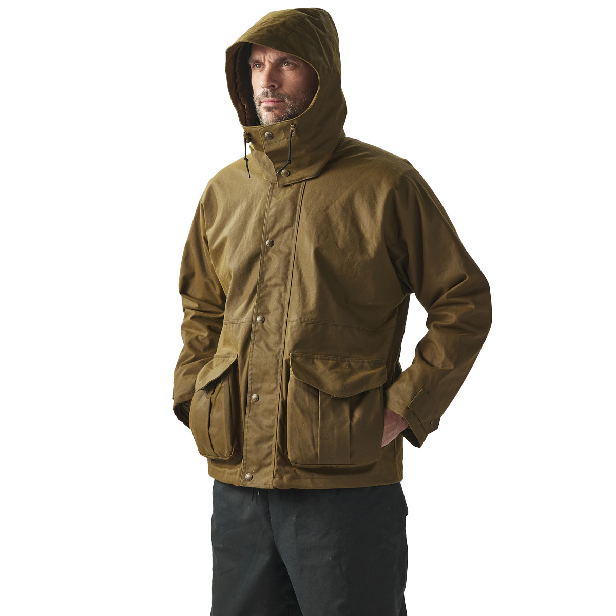 Filson Foul Weather Jacket Dark Tan, model is 188 cm, 86 kg wearing a size medium