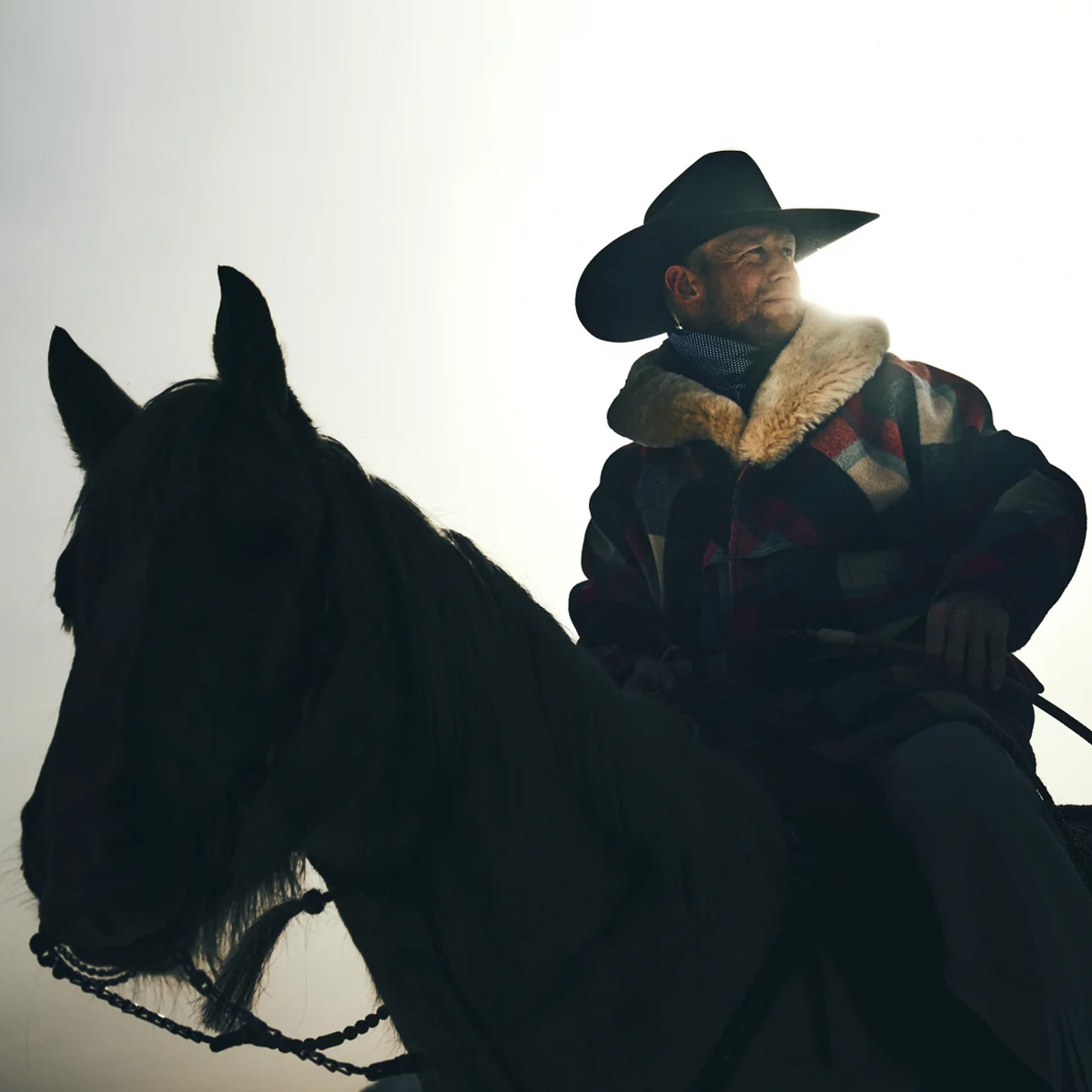 Filson Lined Mackinaw Wool Packer Coat Red/Cream/Blue Plaid, coat-collar closed