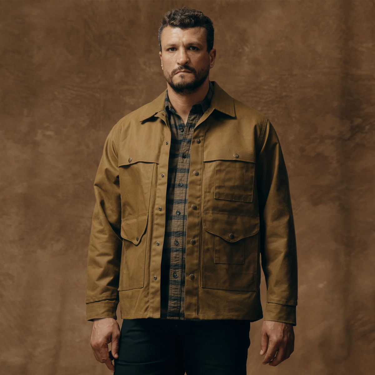 Filson Lined Tin Cloth Cruiser Jacket Dark Tan, Rugged, weather-resistant jacket for hunting, work or field. Filson Lined Tin Cloth Cruiser Jacket Dark Tan, Rugged, weather-resistant jacket for hunting, work or field