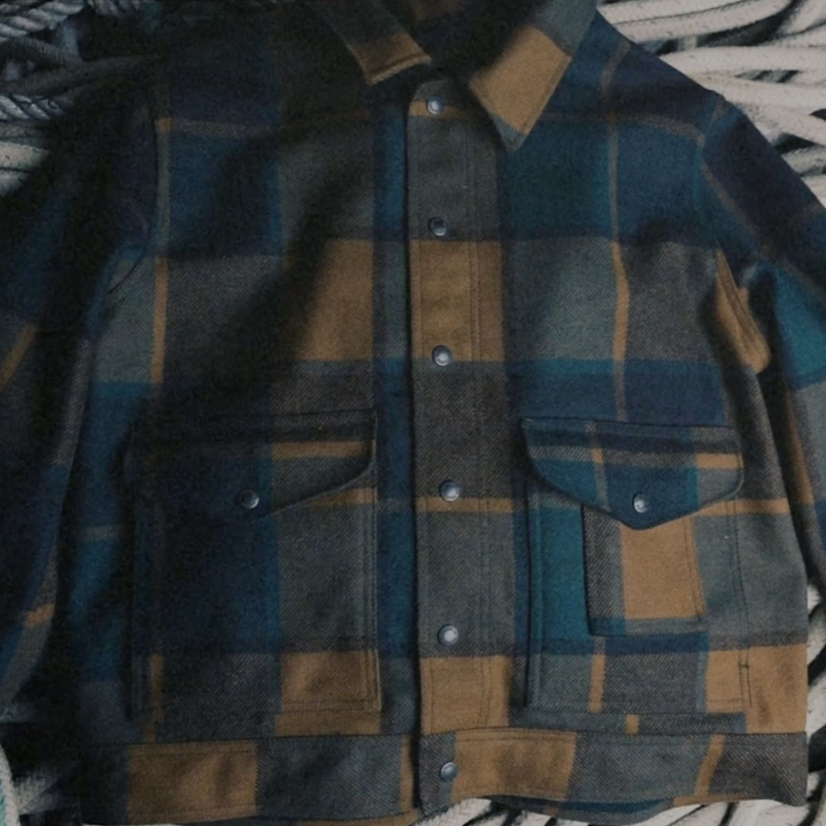 Filson Mackinaw Wool Work Jacket Pine Black Plaid, this classic jacket is a true tool for every outdoorsman.