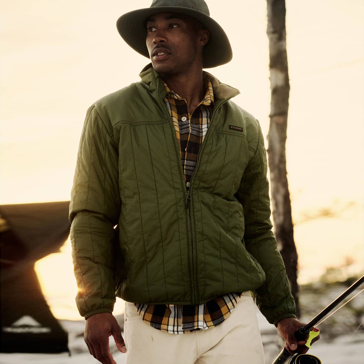 Filson Ultralight Jacket Cypress, perfect as an outer layer or underneath a heavy jacket for warmth in extreme cold