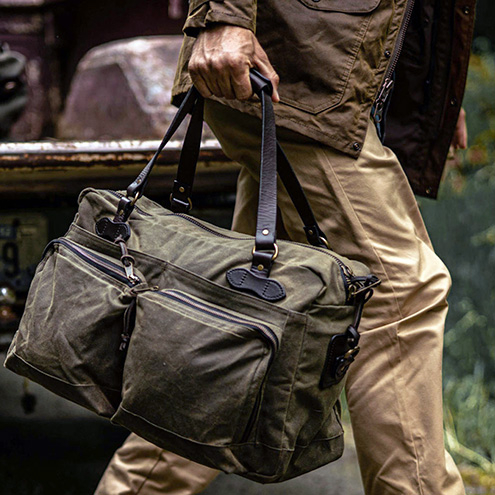Filson 48-Hour Tin Cloth Duffle Bag Otter Green, a robust duffle with great pockets, perfect for a long weekend away