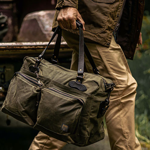 Filson 48-Hour Tin Cloth Duffle Bag Otter Green, a robust duffle with great pockets, perfect for a long weekend away
