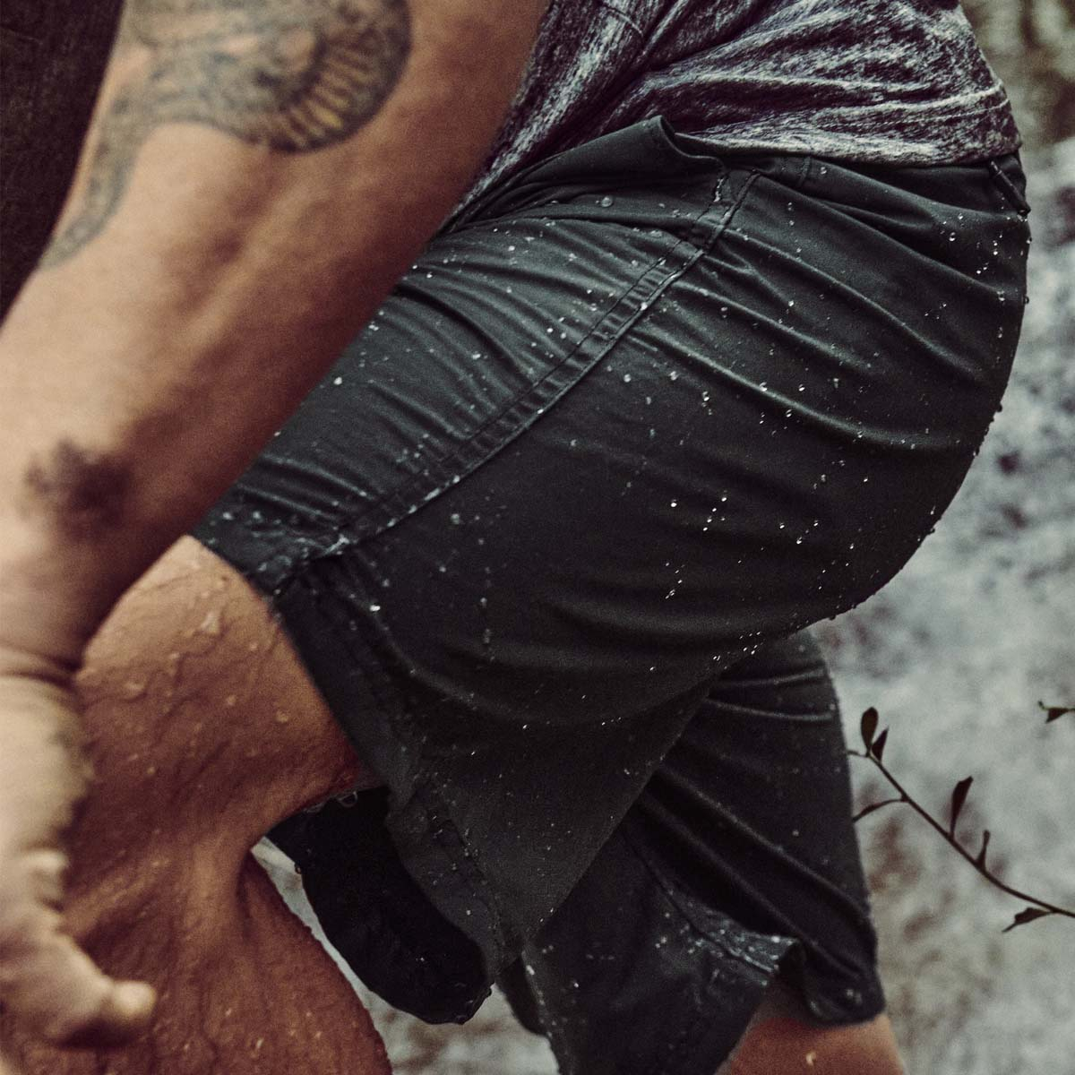 Filson Oakville Canvas Shorts Gravel, tough, lightweight & built for adventure
