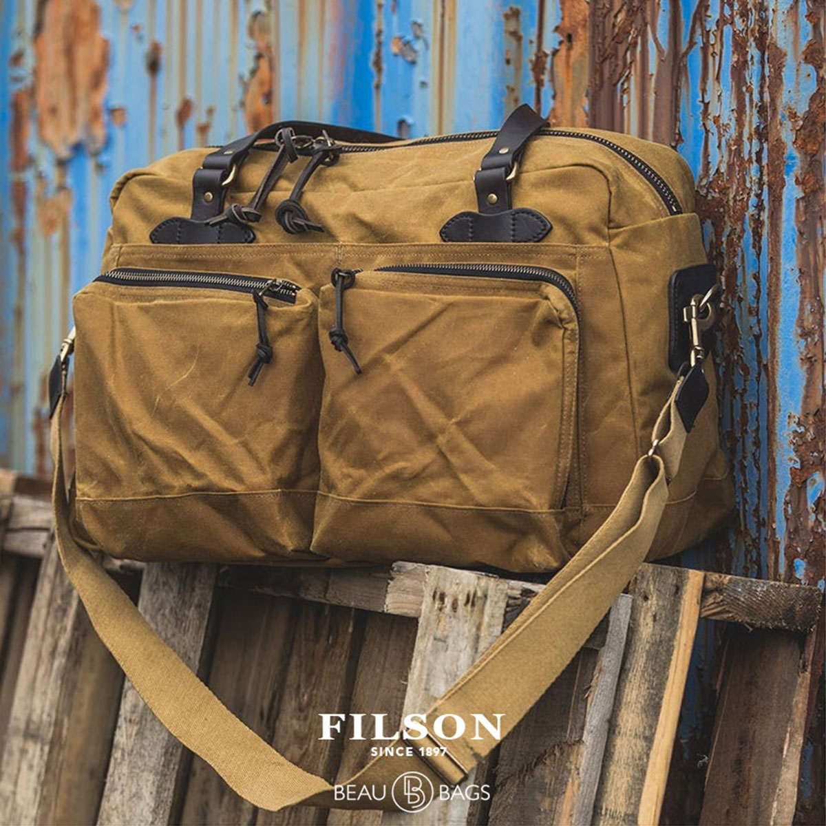 Filson 48-Hour Tin Cloth Duffle Bag Dark Tan, a well built and robust duffle with great pockets for a long weekend away