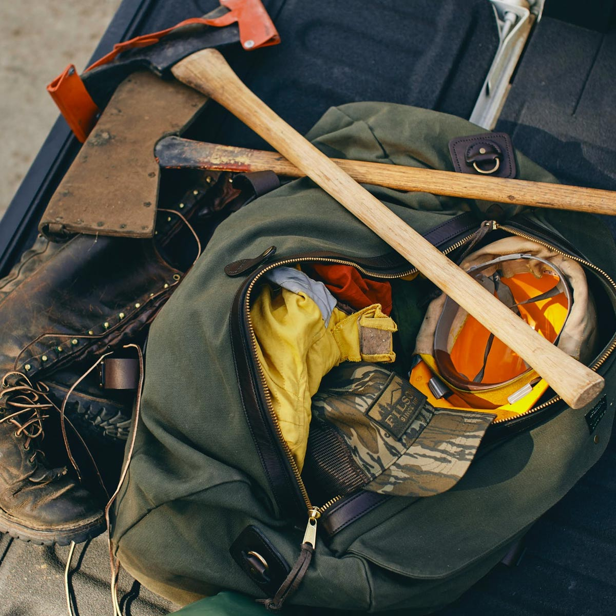 Filson Duffle Medium Otter Green, travelbag made for heavy-duty trips