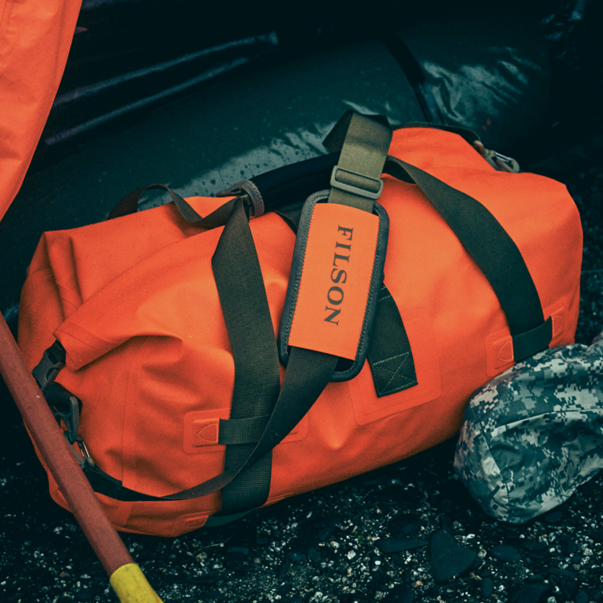 Filson Dry Duffle Bag Medium Flame, keeps your gear dry in any weather