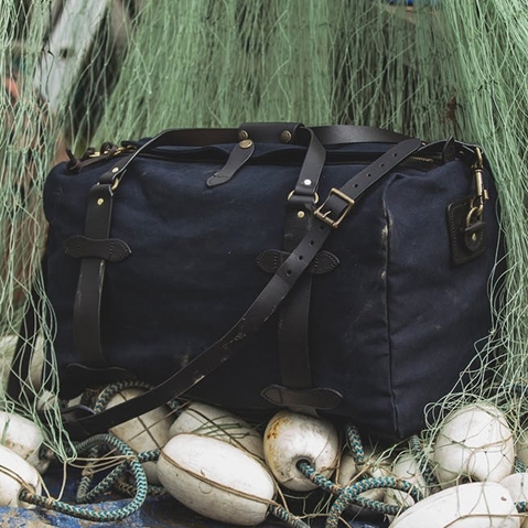 Filson Rugged Twill Duffle Bag Small Navy, travelbag made for heavy-duty trips