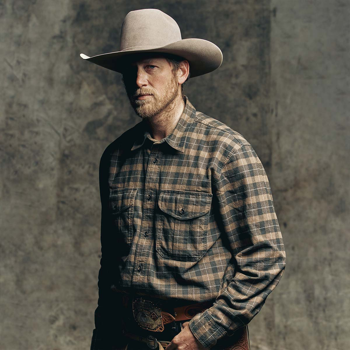 Filson Alaskan Guide Shirt Light Brown/Peat/Multi Plaid, provides unfailing comfort and durability, season after season