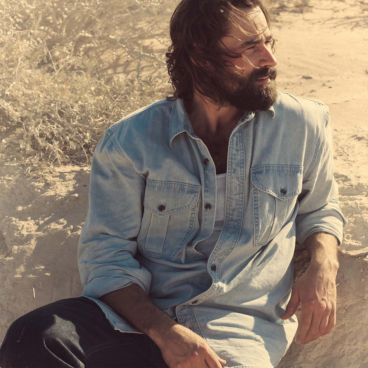 Filson Denim Guide Shirt Light Indigo, tough and ready to work denim shirt Filson Denim Guide Shirt Light Indigo, tough and ready to work denim shirt