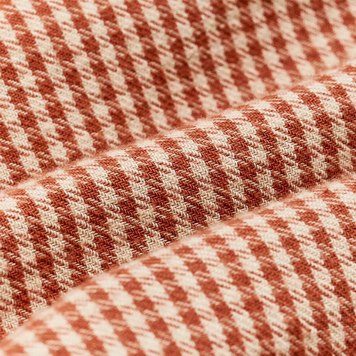 Filson The Rangeland Flannel Shirt Salmon/Oat Houndstooth, built with Ultrasoft 5.5-oz. cotton flannel – gentle against the skin