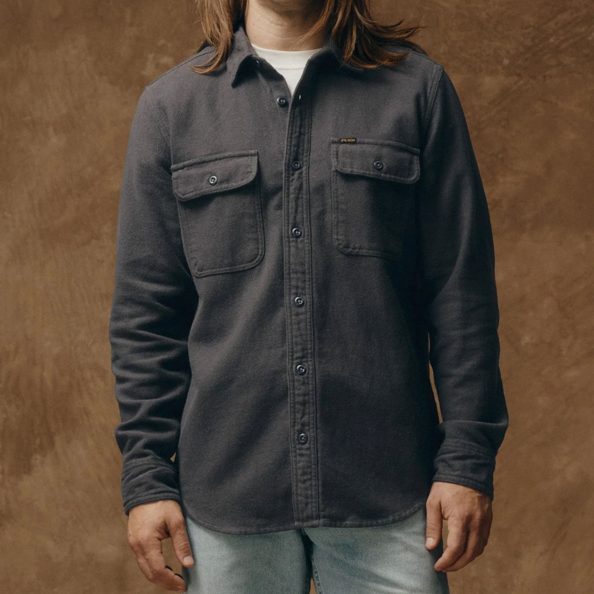 Filson Vintage Flannel Work Shirt Charcoal, warm cotton button-front shirt with a soft brushed-twill interior