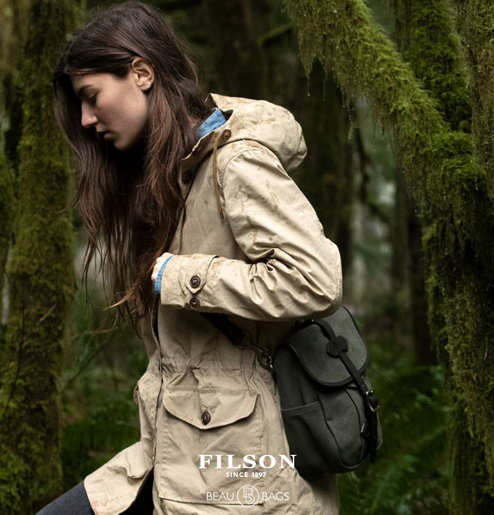 Filson Field Bag Small Otter Green, created for men or woman who love style and quality