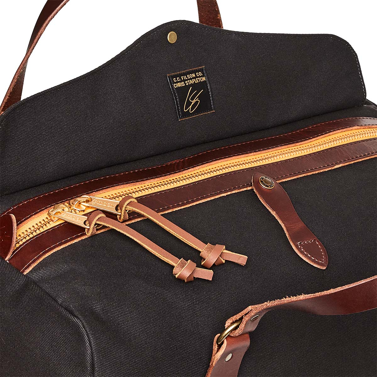 Filson Traveller Medium Duffle Bag Stapleton Cinder, limited-edition Medium Duffle made in signature water-resistant Rugged Twill cotton