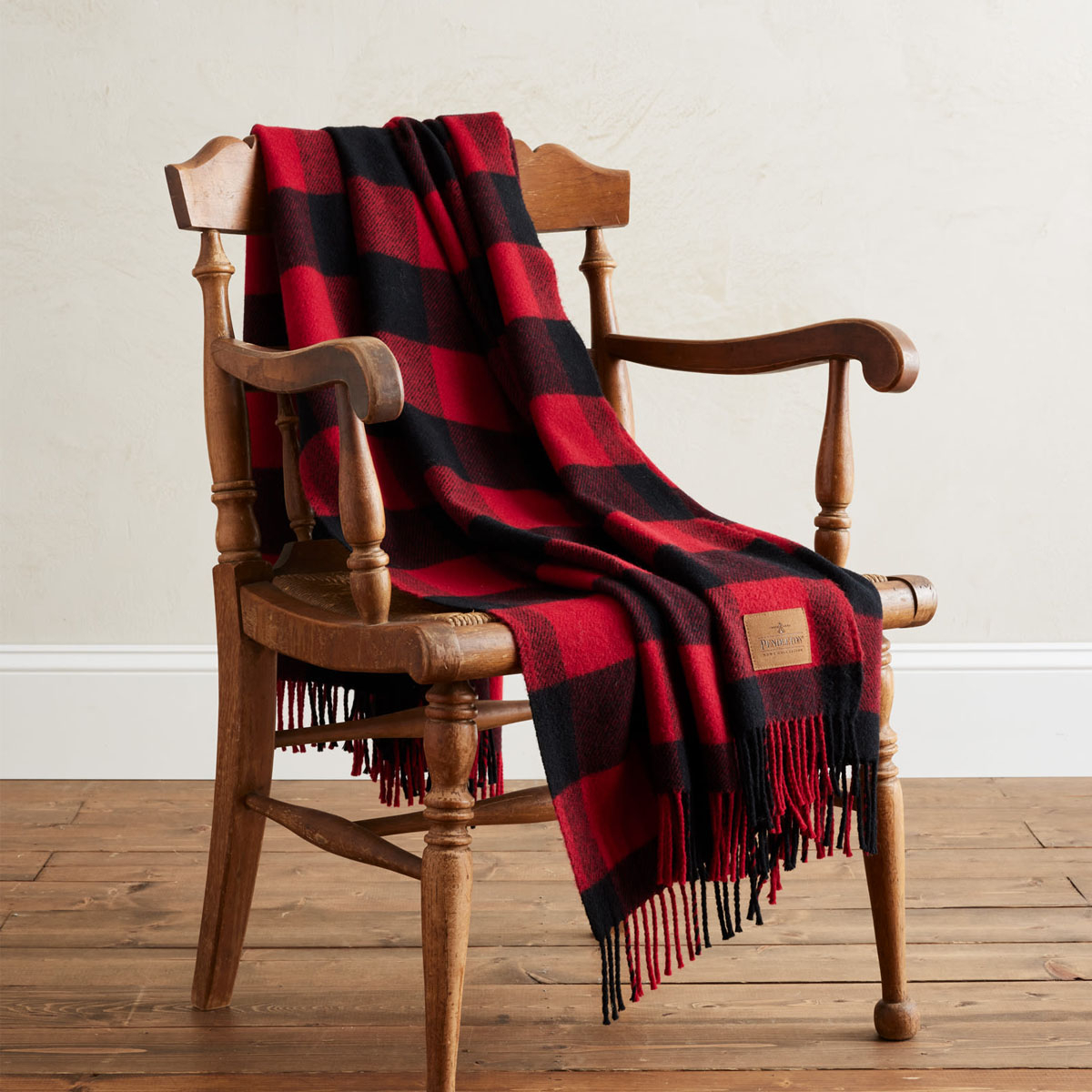 Pendleton Motor Robe with Leather Carrier Rob Roy Red, blanket perfect for picnics, camping or curling up indoors