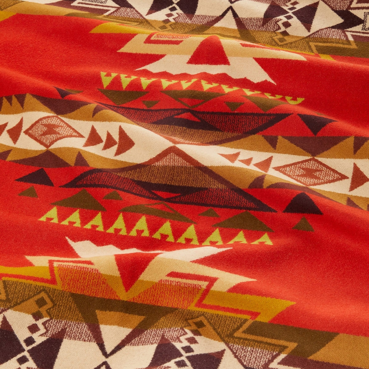 Pendleton Jacquard Unnapped Blanket Robe Highland Peak Red, Limited Edition beautiful quality blanket.