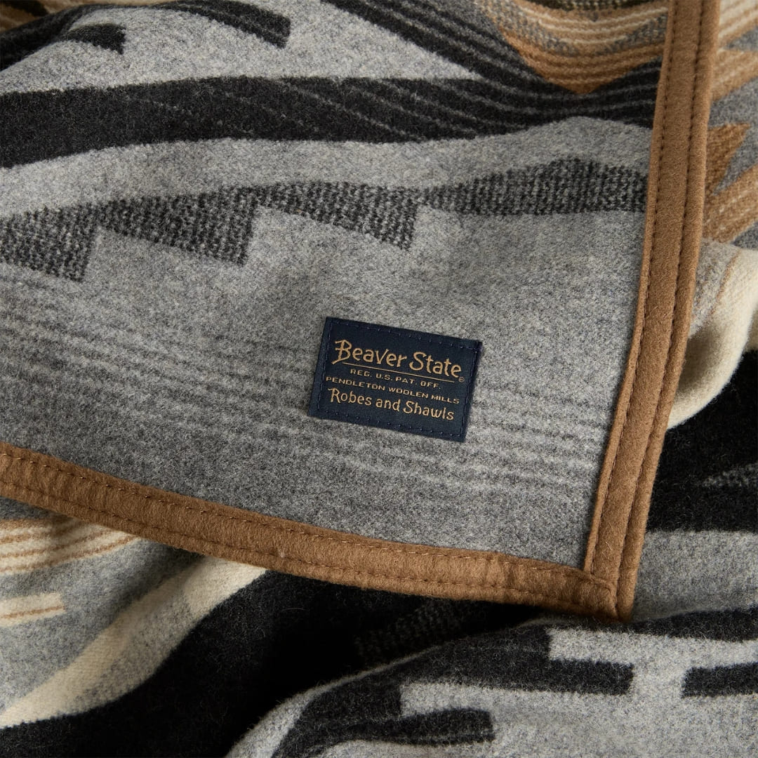 Pendleton Jacquard Unnapped Blanket Robe Tumalo Ridge beautiful quality blanket.