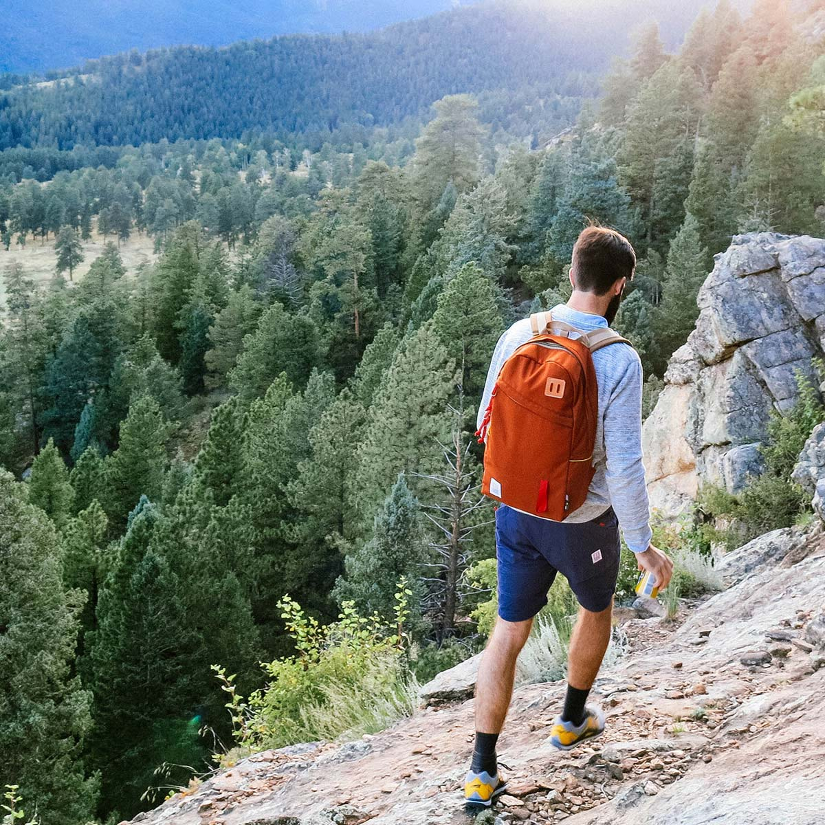 Topo Designs Daypack Classic Clay, it’s great as an everyday work bag, yet it has enough room for extra layers on the trail