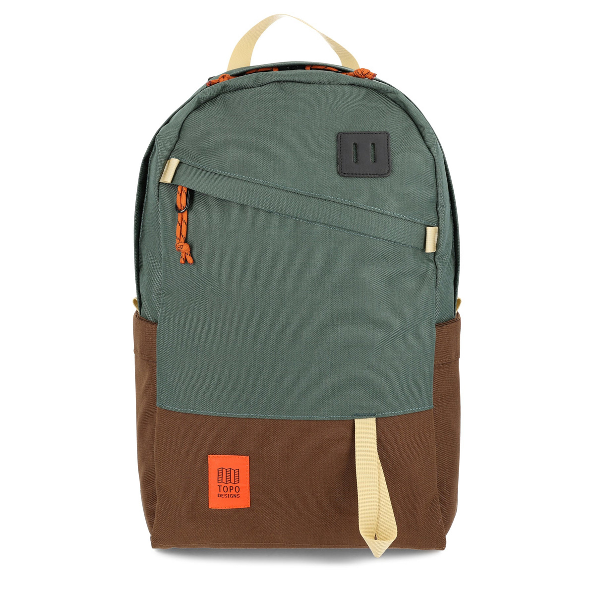 Topo Designs Daypack Classic Forest/Cocoa, it’s great as an everyday work bag, yet it has enough room for extra layers on the trail
