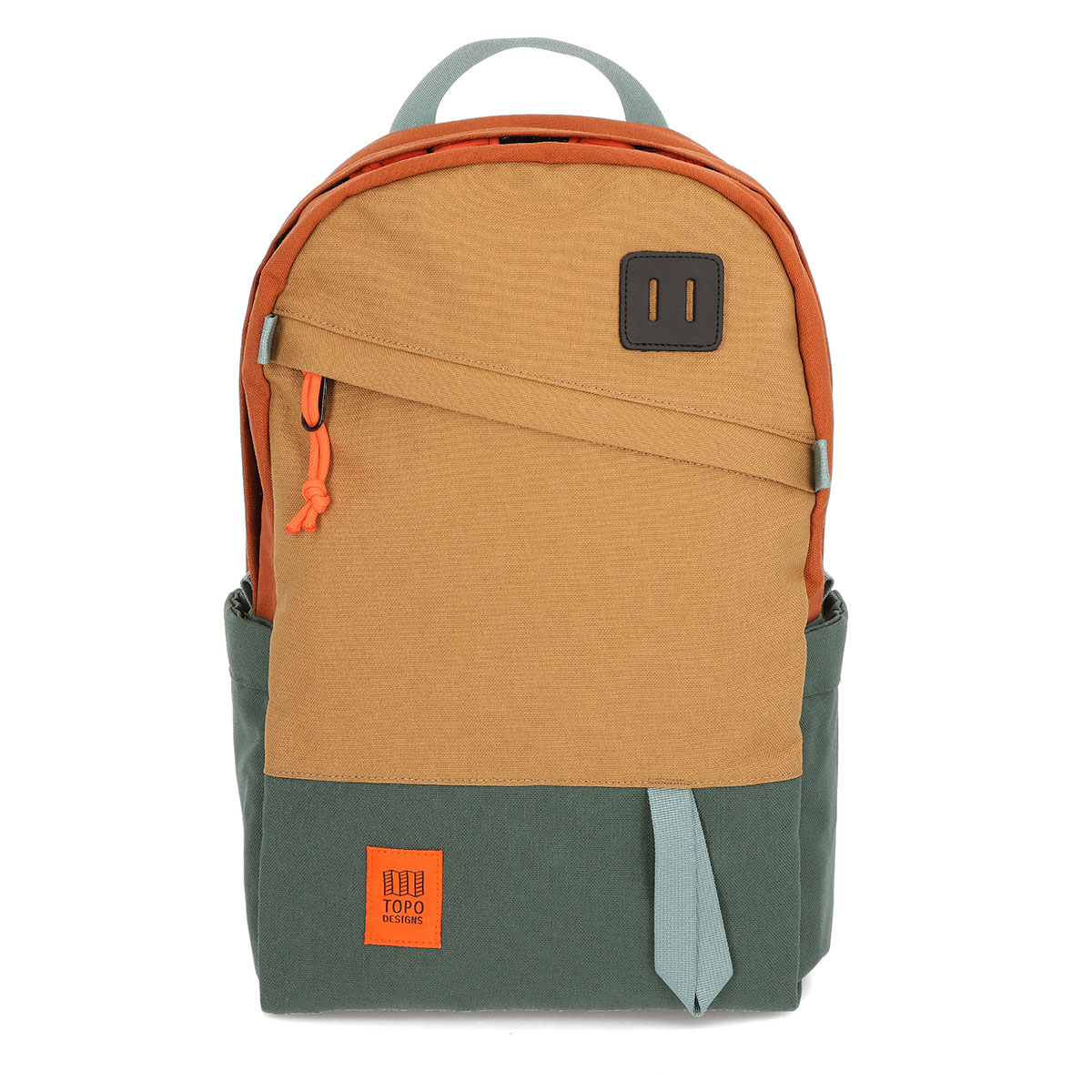 Topo Designs Daypack Classic Khaki/Forest/Clay, it’s great as an everyday work bag, yet it has enough room for extra layers on the trail