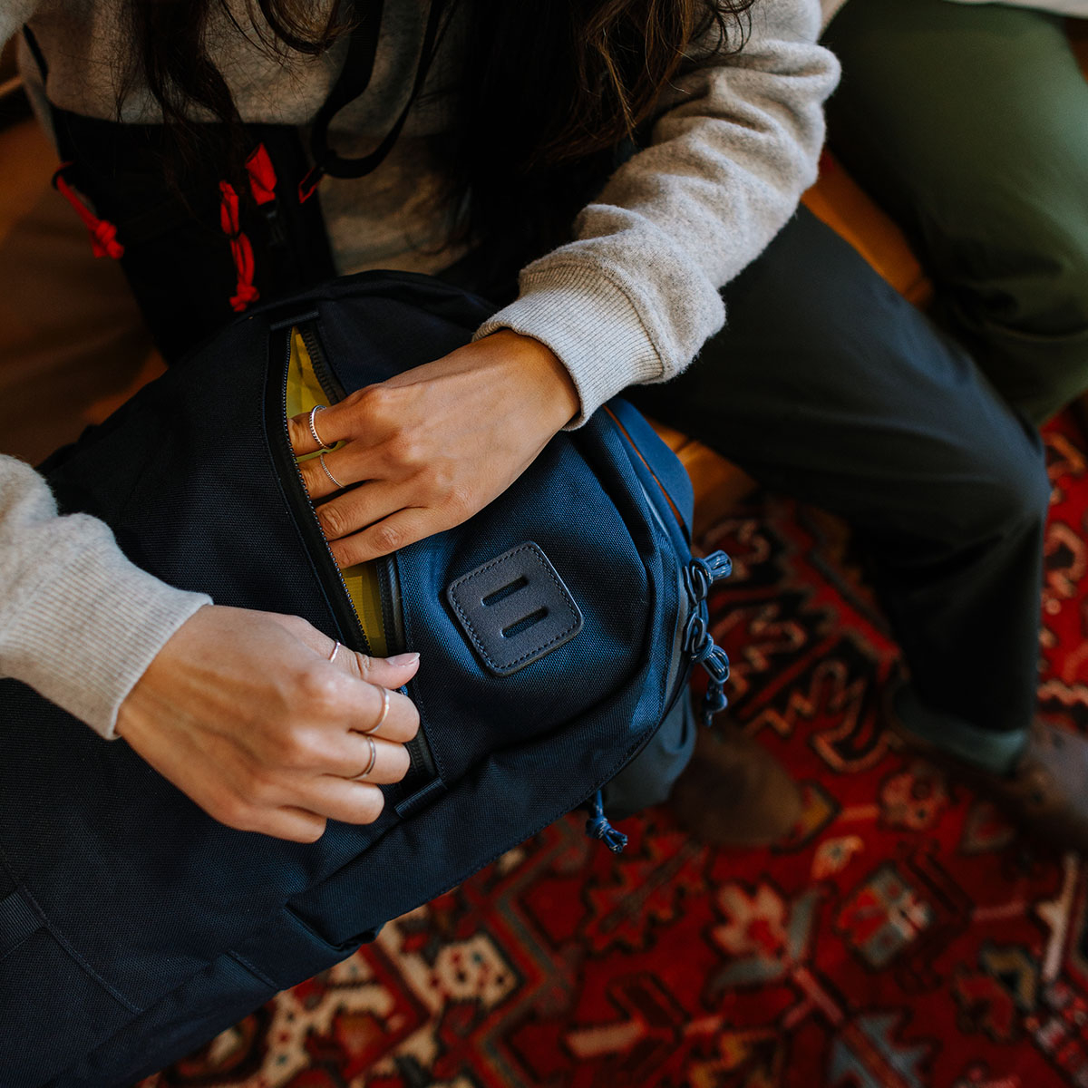 Topo Designs Daypack Tech Navy, it’s great as an everyday work bag, yet it has enough room for extra layers on the trail