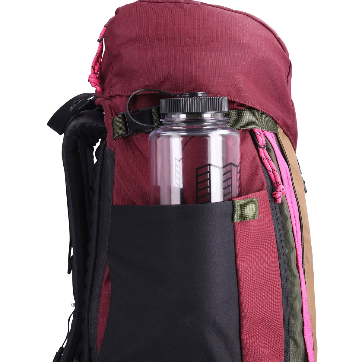 Topo Designs Mountain Pack 28L, side, large side pockets fit sized water bottles