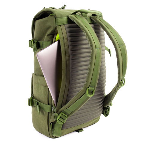 Topo Designs Rover Pack Tech Olive, laptop compartment accessible from the side